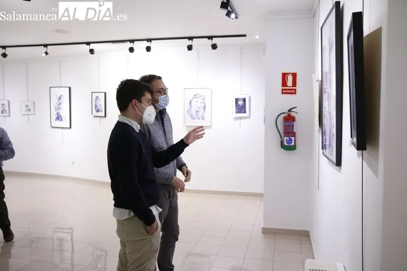 Exposición de dibujos ‘Pintura en tres caminos’ de Félix Huete García, en el Espacio Joven. Foto de David Sañudo
