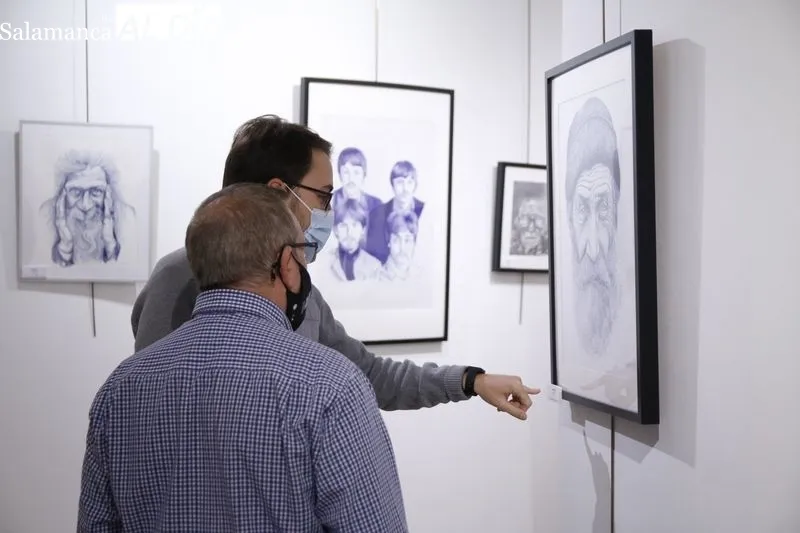 Exposición de dibujos ‘Pintura en tres caminos’ de Félix Huete García, en el Espacio Joven. Foto de David Sañudo