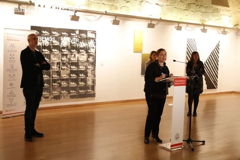 Exposición ‘Un viaje con retorno’ en la Sala de Exposiciones del Patio de Escuelas Menores. Foto de David Sañudo