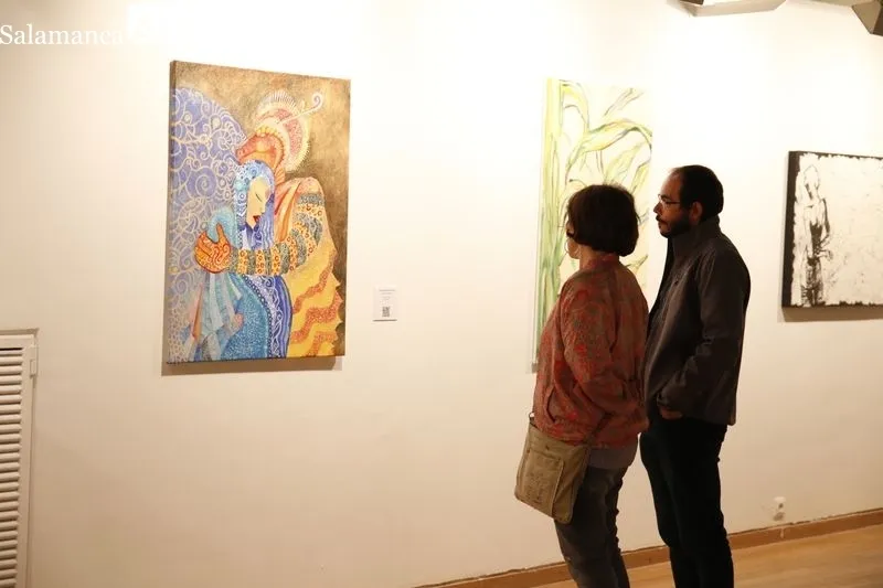Exposición ‘Un viaje con retorno’ en la Sala de Exposiciones del Patio de Escuelas Menores. Foto de David Sañudo