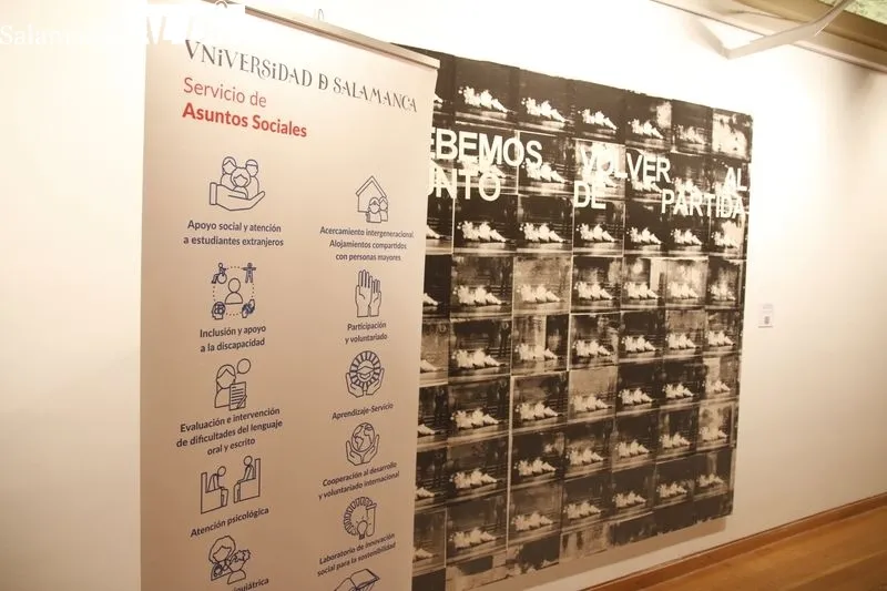 Exposición ‘Un viaje con retorno’ en la Sala de Exposiciones del Patio de Escuelas Menores. Foto de David Sañudo
