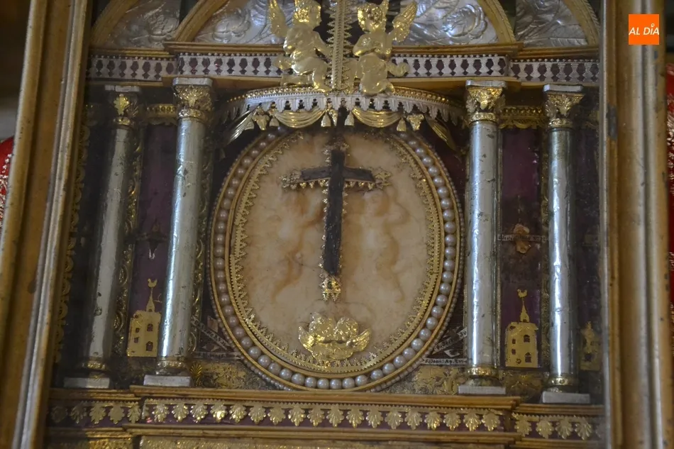 Foto 3 - El Lignum Crucis har&aacute; por fin su debut procesional en una Semana Santa con varias novedades m&aacute;s