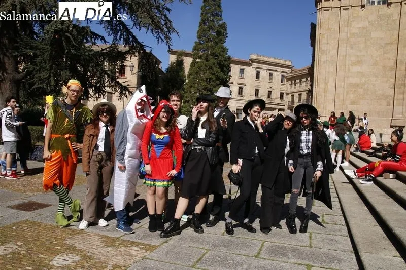 Fiestas de Filología y Bellas Artes en el centro de Salamanca. Foto de David Sañudo