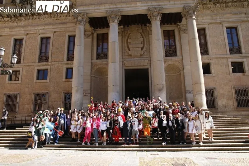 Fiestas de Filología y Bellas Artes en el centro de Salamanca. Foto de David Sañudo