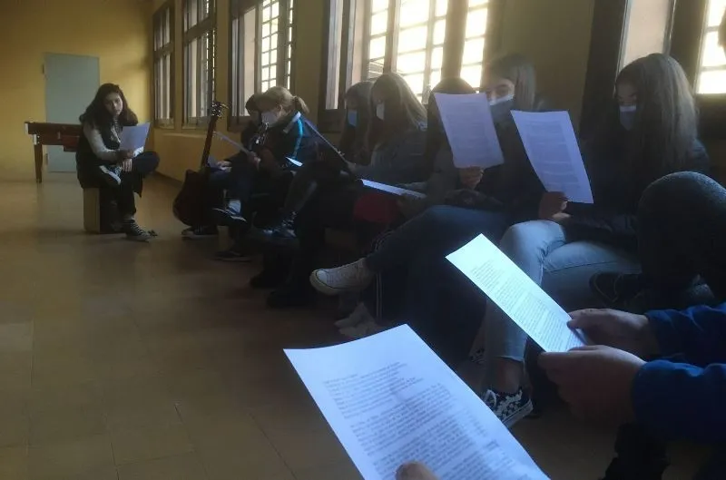 Foto 2 - Una treintena de adolescentes y j&oacute;venes prepara el regreso de La Pasi&oacute;n