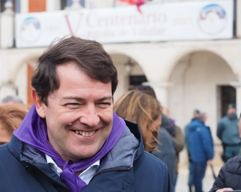 Foto 3 - Ma&ntilde;ueco felicita a los vecinos de la comunidad el d&iacute;a de Castilla y Le&oacute;n y apela a la unidad