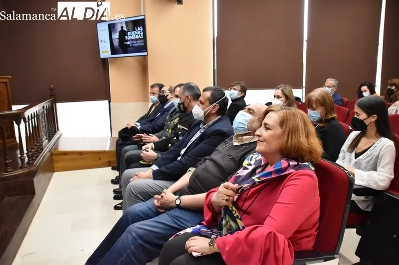 Presentación del documental 'Las buenas sombras. Los escoltas frente al terrorismo' en Salamanca. Fotos: Vanesa Martins