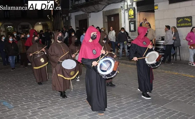 Foto 2 - La imagen titular de la Ser&aacute;fica Hermandad conoci&oacute; a su ciudad