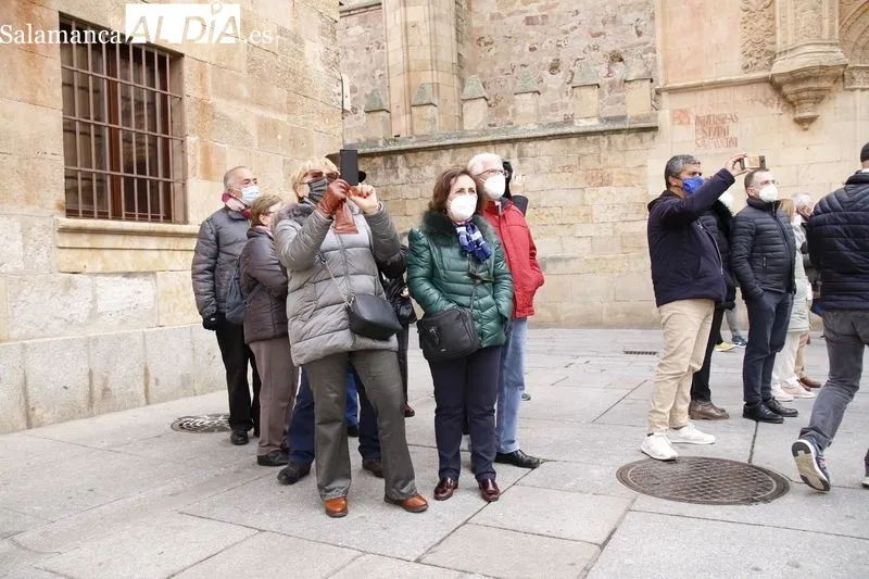 Llegada a Salamanca de la Ruta Ecuestre Nebrisense, con tres jinetes que emulan el recorrido que llevó a cabo Elio Antonio de Nebrija. Foto David Sañudo
