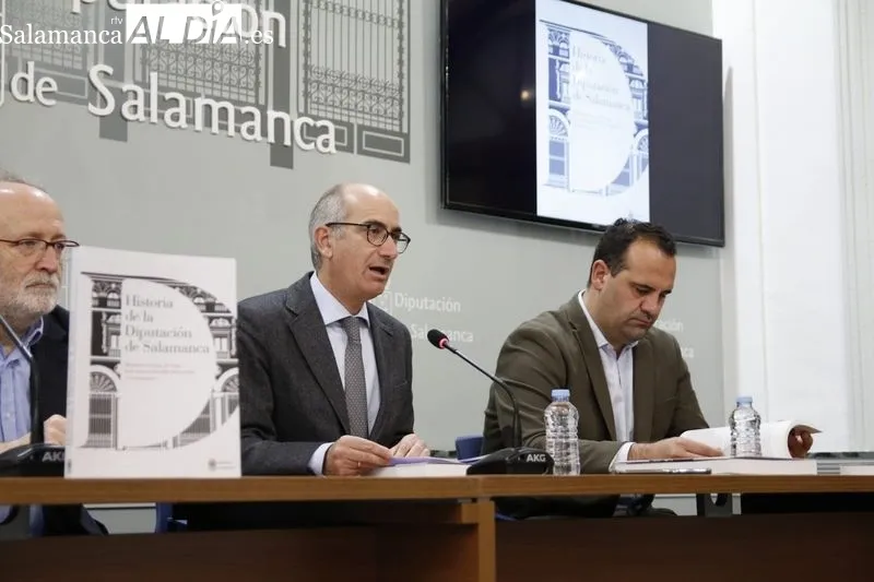 Presentación del libro ‘Historia de la Diputación de Salamanca’ con la presencia del presidente de la Diputación de Salamanca, Javier Iglesias, el diputado de Cultura, David Mingo, y los coordinadores de la publicación, José Antonio Bonilla y Mariano Este