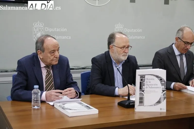 Presentación del libro ‘Historia de la Diputación de Salamanca’ con la presencia del presidente de la Diputación de Salamanca, Javier Iglesias, el diputado de Cultura, David Mingo, y los coordinadores de la publicación, José Antonio Bonilla y Mariano Este