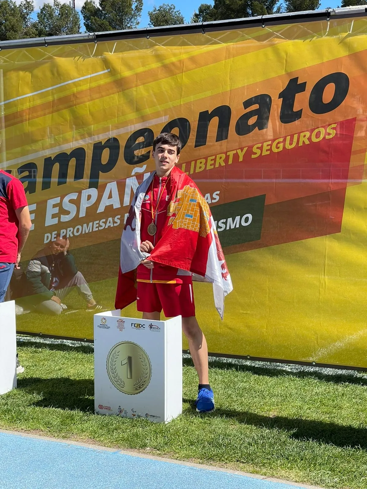 Foto 2 - Diego Ruiz y V&iacute;ctor Toro, del VelSalamanca, campeones de Espa&ntilde;a de Promesas Paral&iacute;mpicas