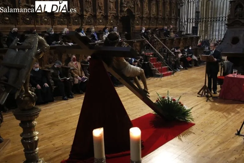Acto Poeta ante la Cruz en la Catedral de Salamanca - Fotos: David Sañudo