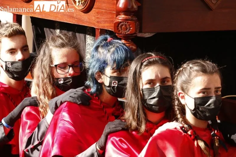 Procesión de la Hermandad del Silencio en el barrio de Pizarrales - David Sañudo
