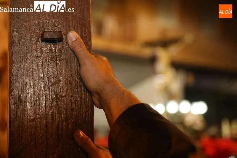 Foto 18 - El Cristo de la Salud expira su dolor en la noche del Martes Santo