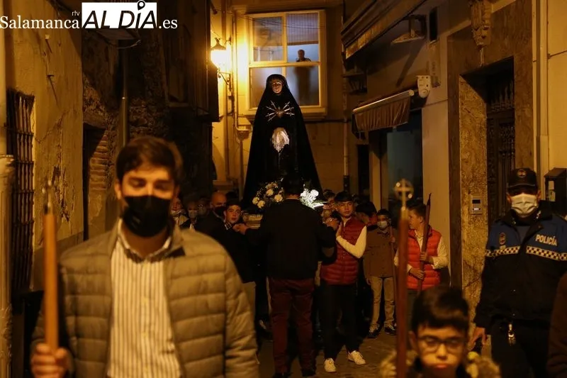 Foto 4 - La procesi&oacute;n del Silencio ti&ntilde;e de luto y silencio las calles de la villa ducal