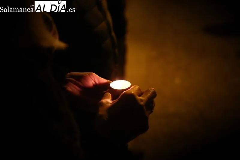 Foto 5 - La procesi&oacute;n del Silencio ti&ntilde;e de luto y silencio las calles de la villa ducal