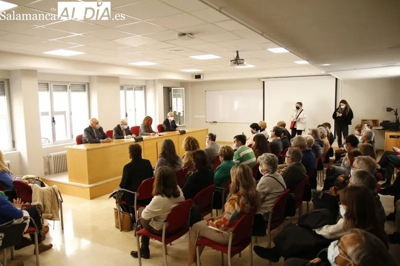 Homenaje a los profesores jubilados de la Facultad de Ciencias Químicas, Vicente Rives Arnau y Eladio Martín Mateos. Foto de David Sañudo