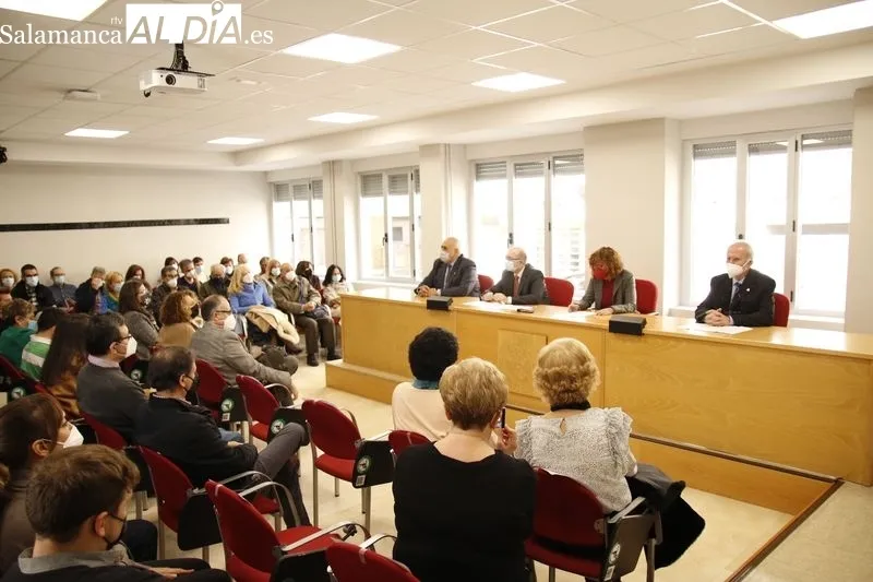 Homenaje a los profesores jubilados de la Facultad de Ciencias Químicas, Vicente Rives Arnau y Eladio Martín Mateos. Foto de David Sañudo
