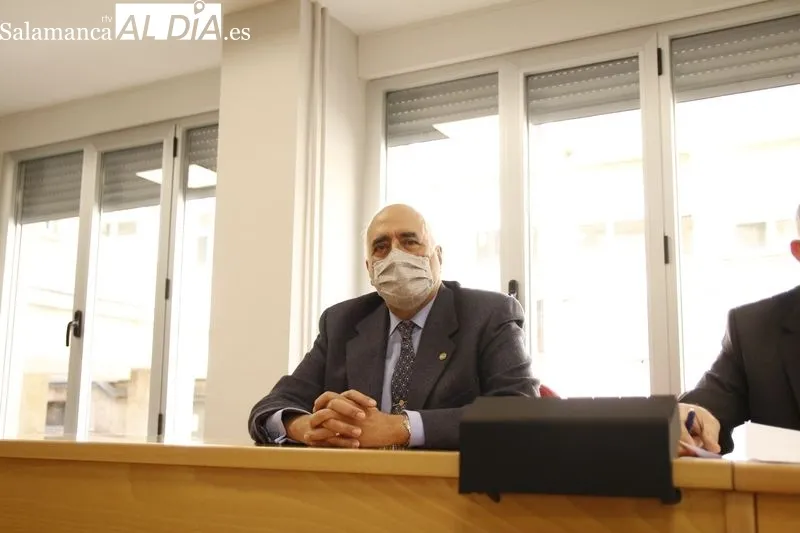 Homenaje a los profesores jubilados de la Facultad de Ciencias Químicas, Vicente Rives Arnau y Eladio Martín Mateos. Foto de David Sañudo