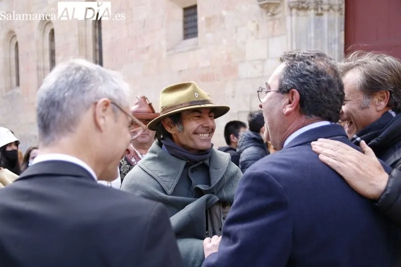 Llegada a Salamanca de la Ruta Ecuestre Nebrisense, con tres jinetes que emulan el recorrido que llevó a cabo Elio Antonio de Nebrija. Foto David Sañudo