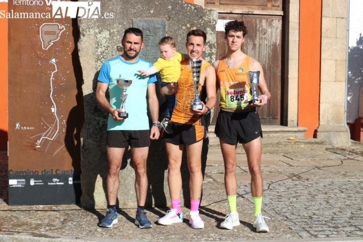 José Carlos Torres y Ana Bernal, vencedores absolutos de la prueba reina del Murallatón de Yecla de Yeltes