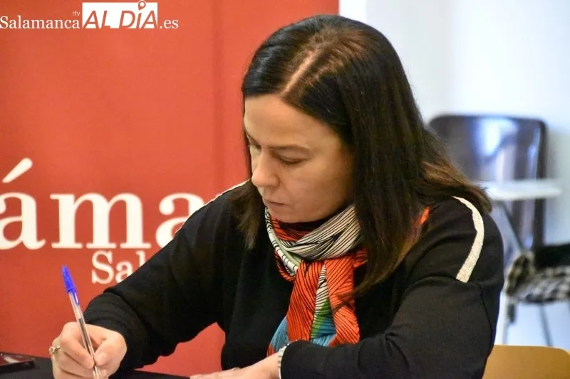 Presentación de las creaciones de los participantes en el V Concurso de Torrijas de Salamanca