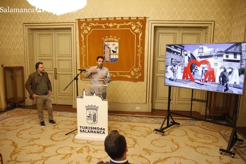 Presentación en el Ayuntamiento del proyecto de las letras monumentales de Salamanca. Foto de David Sañudo