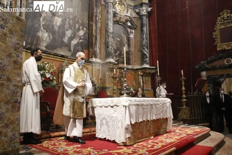 La USAL celebra misa de la Cena del Señor en latín | Fotos: David Sañudo