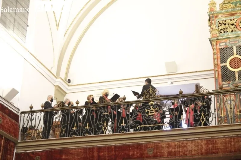 La USAL celebra misa de la Cena del Señor en latín | Fotos: David Sañudo
