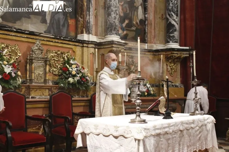 La USAL celebra misa de la Cena del Señor en latín | Fotos: David Sañudo