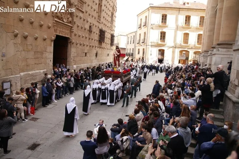 Procesión de la Hermandad de Jesús del Vía Crucis en Salamanca - Fotos: David Sañudo