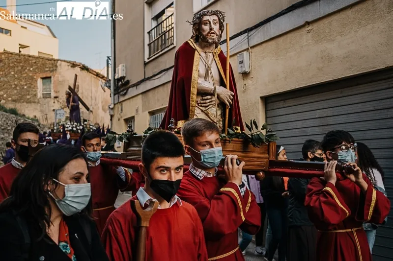 Procesión del Santo Entierro en Alba de Tormes. FOTOS: Rubén Vicente