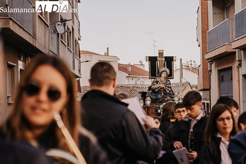 Procesión del Santo Entierro en Alba de Tormes. FOTOS: Rubén Vicente
