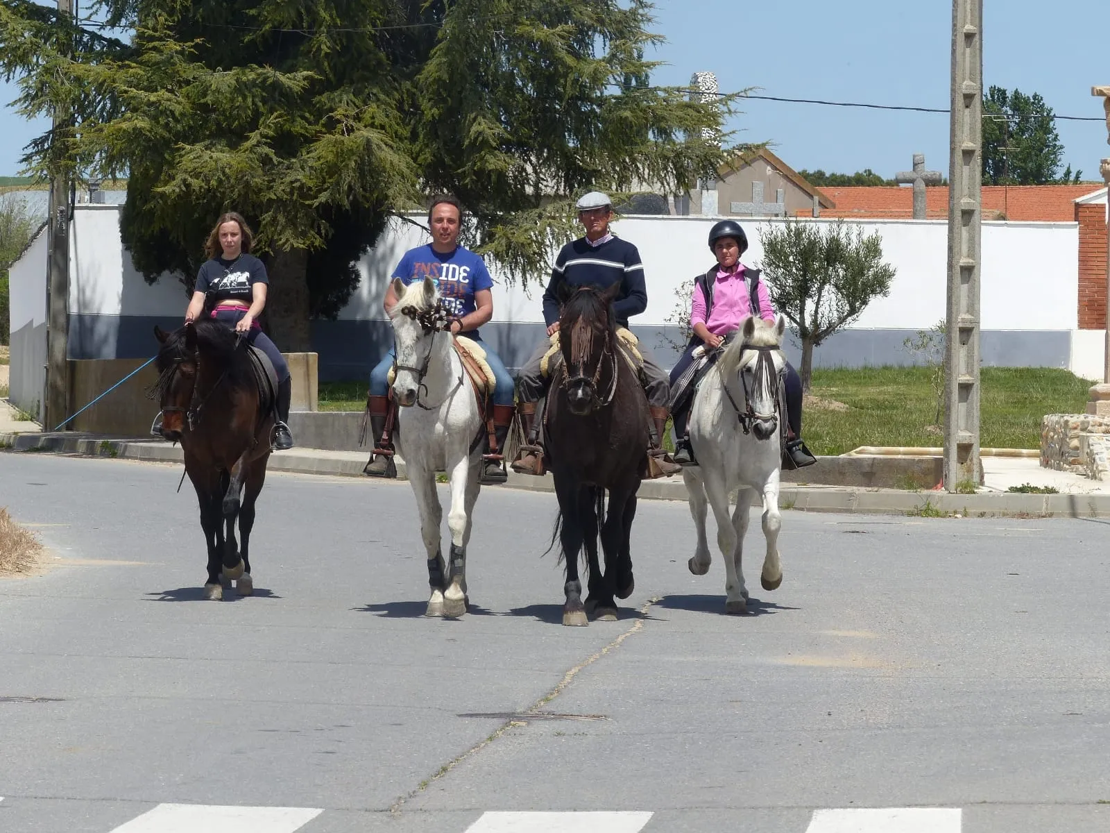 Villoria organizaba este domingo una marcha solidaria y una paellada en favor de Acciòn Verapaz