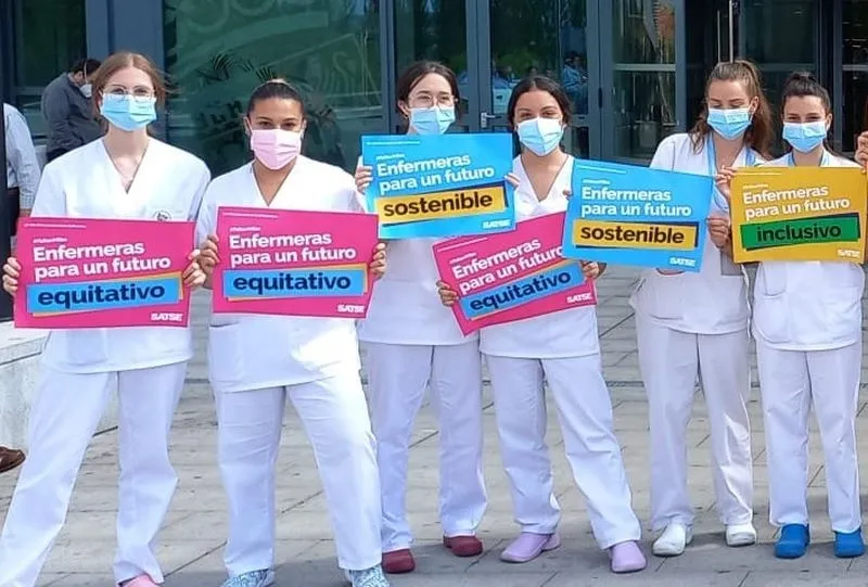 Concentración de SATSE a la puerta del Hospital de Salamanca