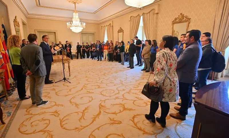 Recepción en el Ayuntamiento de Salamanca de la delegación de la Universidad de Nuevo León