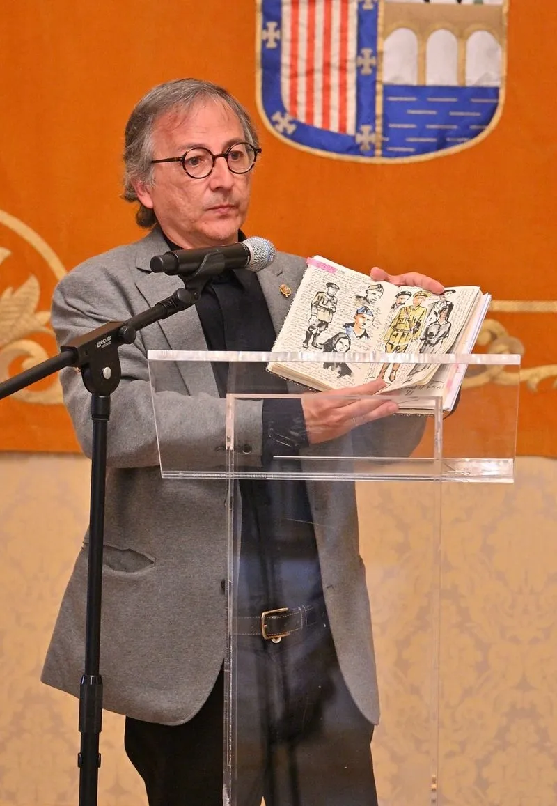 Presentación en el Ayuntamiento del Cuaderno “Mientras dure la guerra”, realizado por Miguel Elías durante el rodaje de la película de Alejandro Amenábar, que tuvo lugar en nuestra ciudad en 2018
