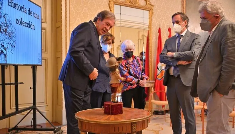 Presentación en el Ayuntamiento de Salamanca de esta nueva donación para el Museo Casa Lis