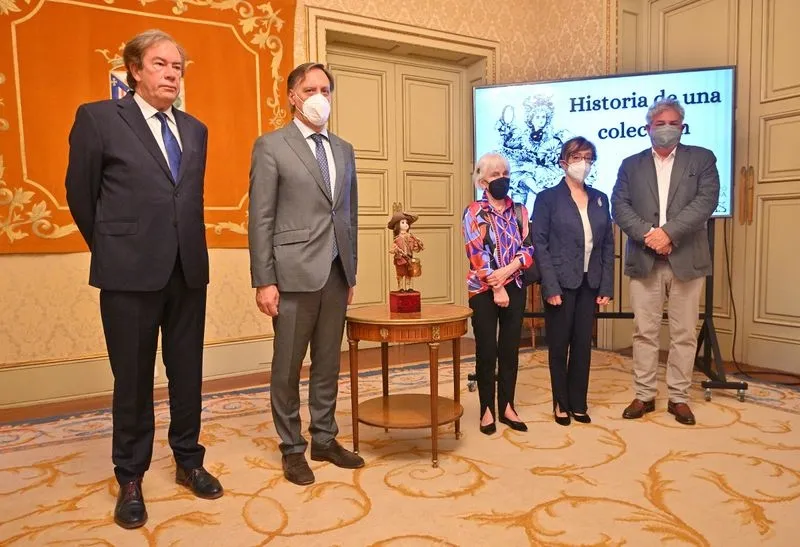 Presentación en el Ayuntamiento de Salamanca de esta nueva donación para el Museo Casa Lis