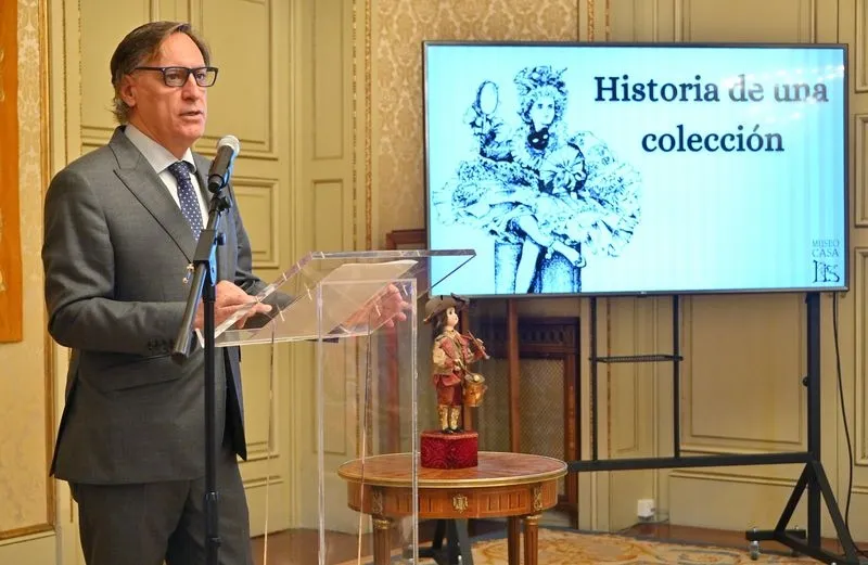 Presentación en el Ayuntamiento de Salamanca de esta nueva donación para el Museo Casa Lis