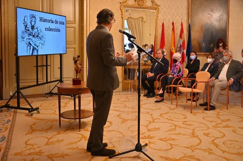 Presentación en el Ayuntamiento de Salamanca de esta nueva donación para el Museo Casa Lis