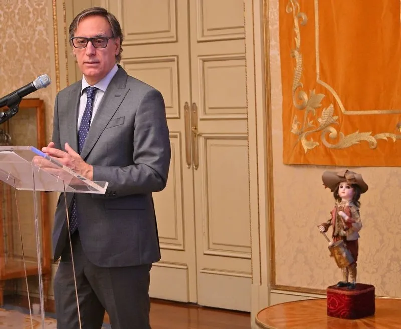 Presentación en el Ayuntamiento de Salamanca de esta nueva donación para el Museo Casa Lis