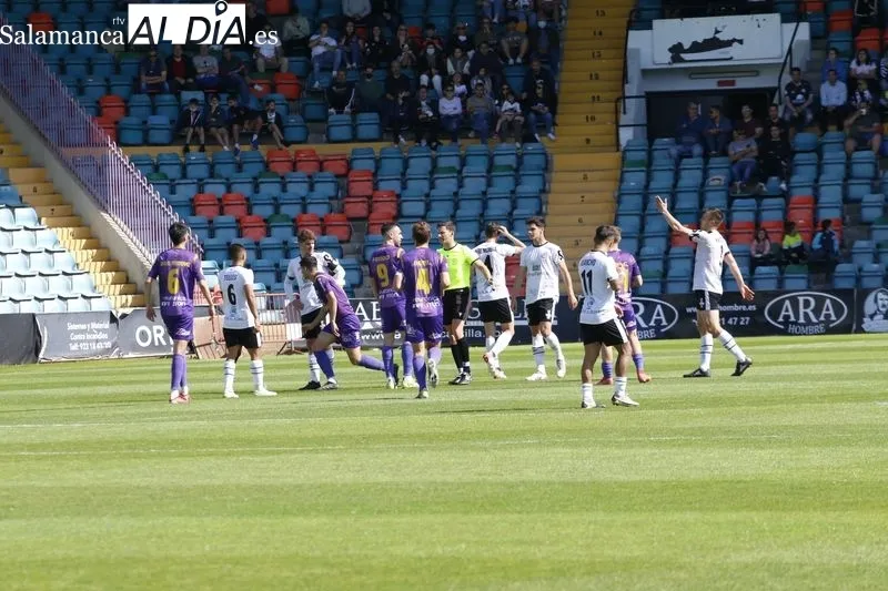Foto 15 - El Salamanca UDS se deja el alma con el Cristo y sigue vivo en la pelea por la salvaci&oacute;n (0-0)
