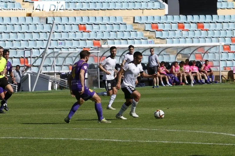 Foto 10 - El Salamanca UDS se deja el alma con el Cristo y sigue vivo en la pelea por la salvaci&oacute;n (0-0)