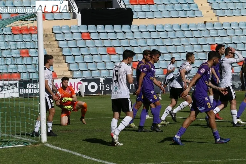 Foto 8 - El Salamanca UDS se deja el alma con el Cristo y sigue vivo en la pelea por la salvaci&oacute;n (0-0)