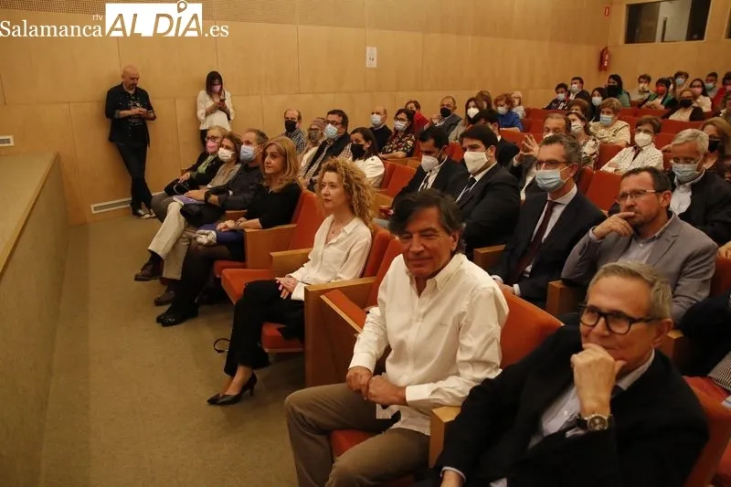 Conferencia del 'Tour del Cáncer', este jueves en Salamanca. Fotos: David Sañudo