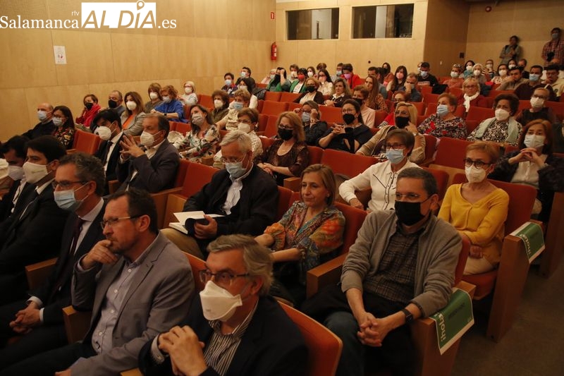 Conferencia del 'Tour del Cáncer', este jueves en Salamanca. Fotos: David Sañudo