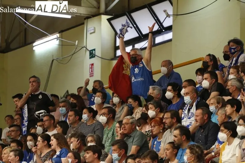 Galería de público del primer punto de la final entre el Avenida y el Valencia / Fotos: David Sañudo