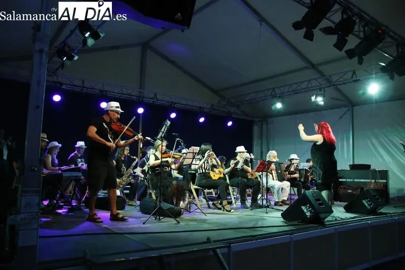 Concierto de la Escuela de Música y Danza de Salamanca en la Plaza Mayor